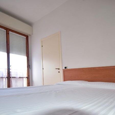 Residence Avana Senigallia Bagian luar foto