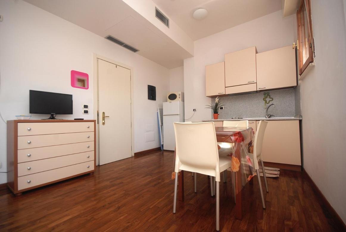 Residence Avana Senigallia Bagian luar foto
