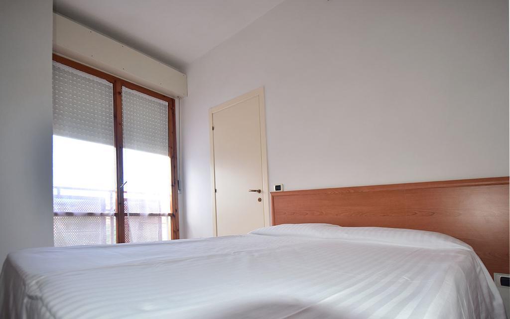 Residence Avana Senigallia Bagian luar foto