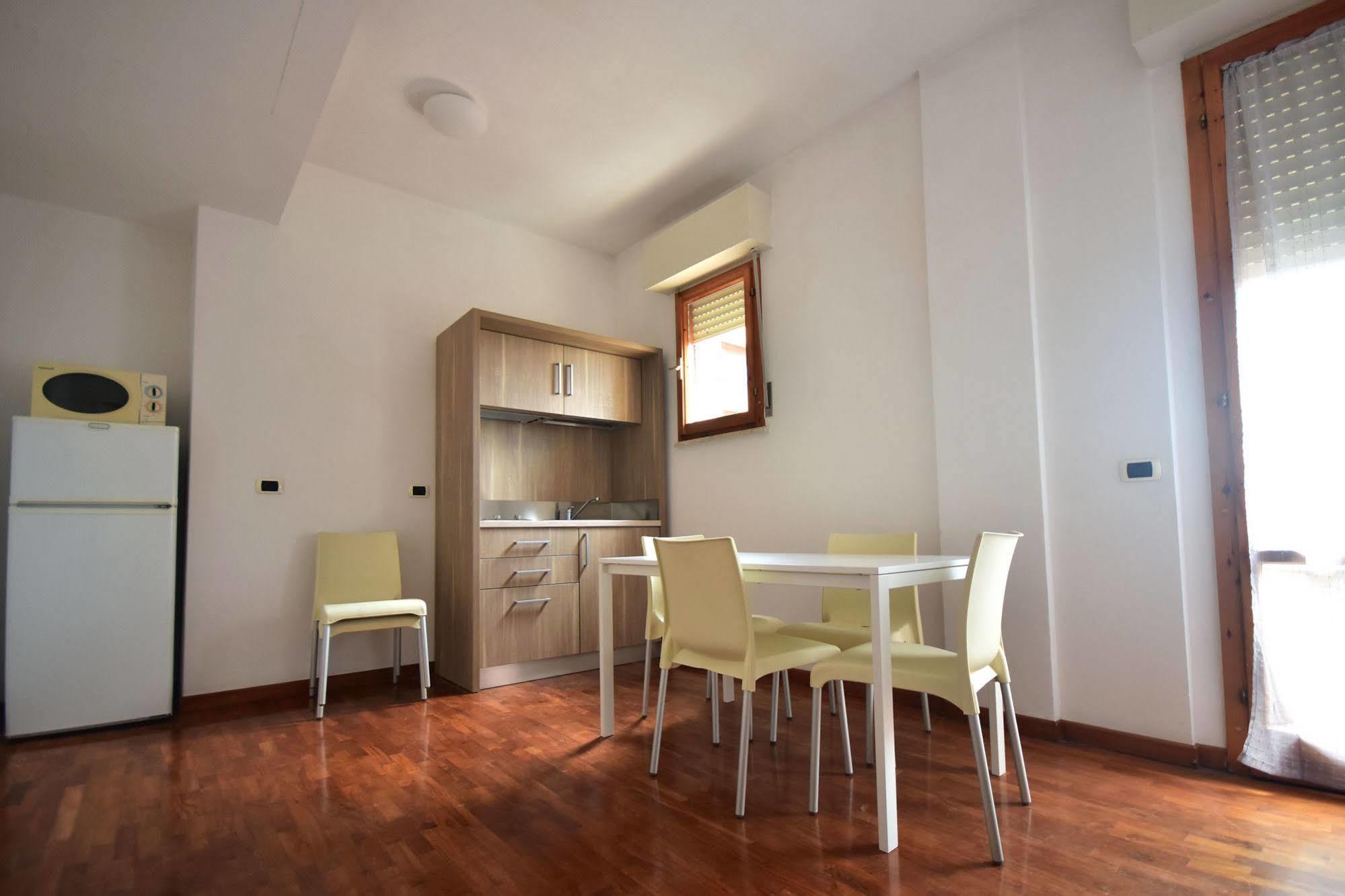 Residence Avana Senigallia Bagian luar foto